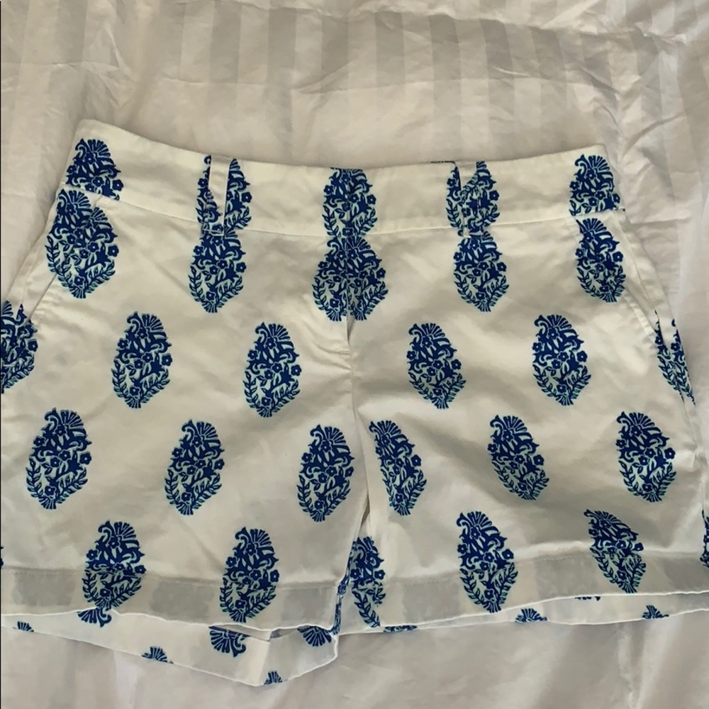 Vineyard Vines pattern shorts